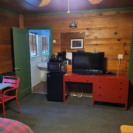 Shaver Lake Village Hotel Buitenkant foto