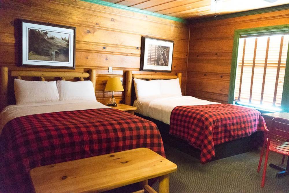 Shaver Lake Village Hotel Buitenkant foto
