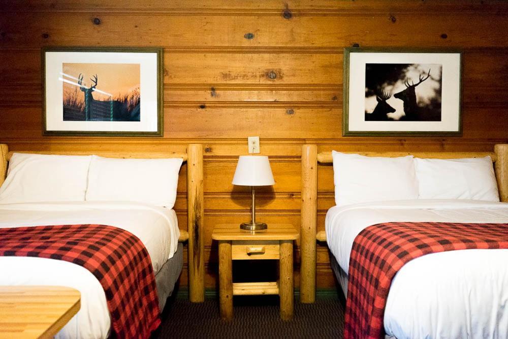 Shaver Lake Village Hotel Buitenkant foto