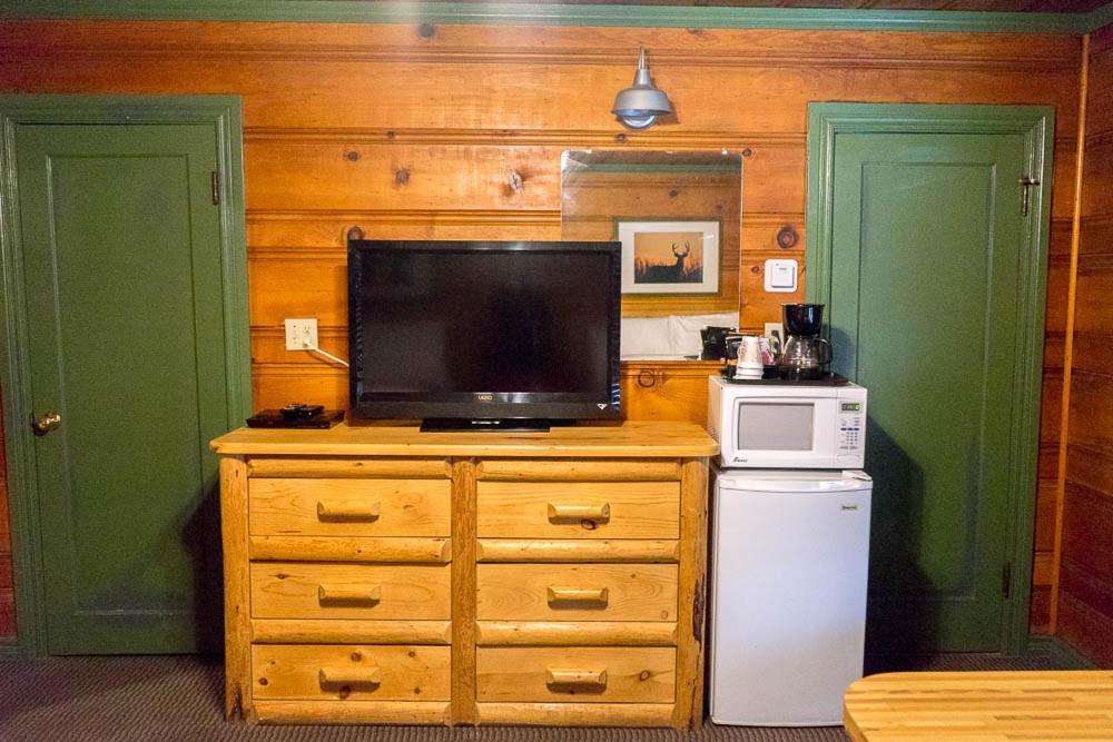 Shaver Lake Village Hotel Buitenkant foto