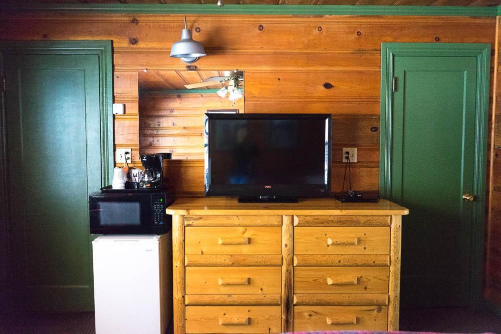 Shaver Lake Village Hotel Buitenkant foto