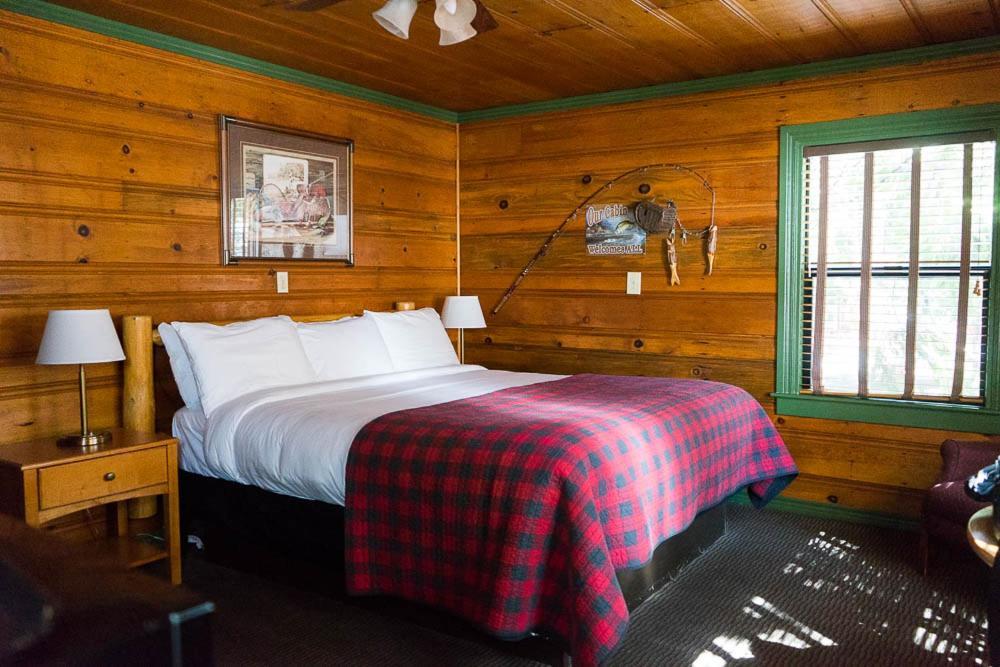 Shaver Lake Village Hotel Buitenkant foto