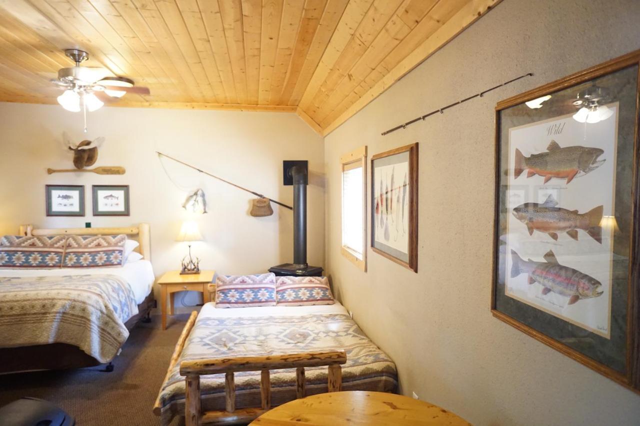Shaver Lake Village Hotel Buitenkant foto