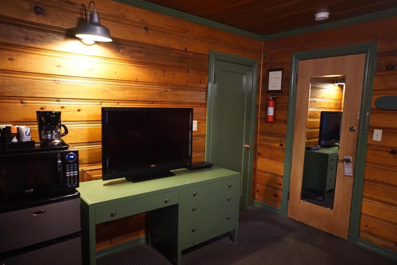 Shaver Lake Village Hotel Buitenkant foto