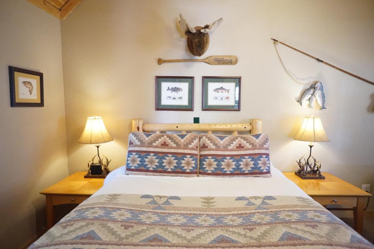 Shaver Lake Village Hotel Buitenkant foto