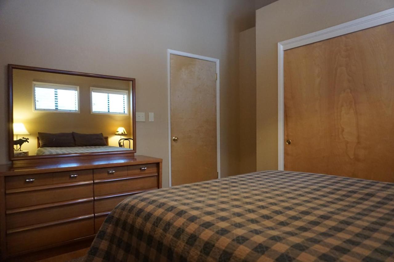 Shaver Lake Village Hotel Buitenkant foto