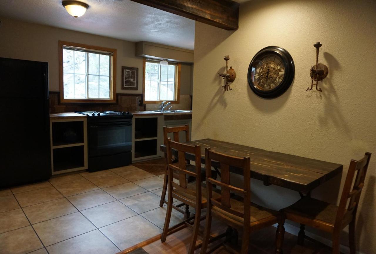 Shaver Lake Village Hotel Buitenkant foto