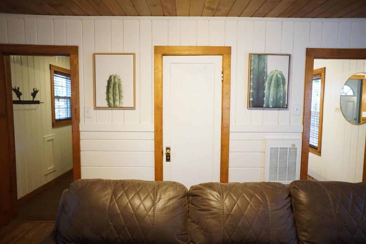 Shaver Lake Village Hotel Buitenkant foto